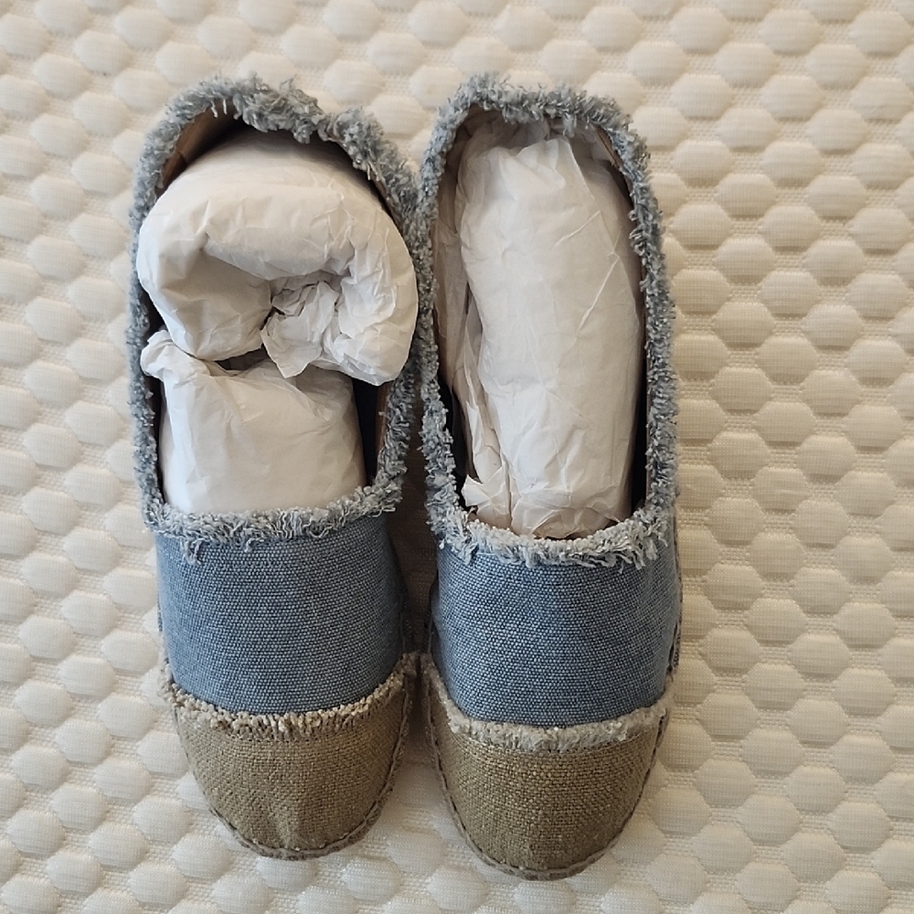 Blue and Tan Slip-On Shoes Womens SIZE 6
